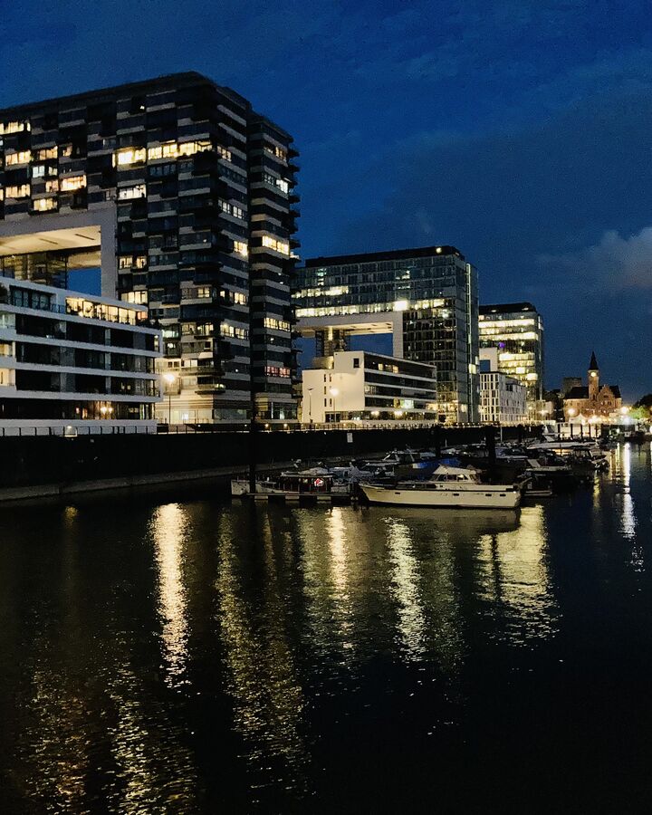 Wohngebäude am Hafen